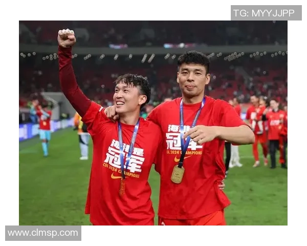 足球世界的魅力与挑战：从战术创新到球员精神的全面剖析